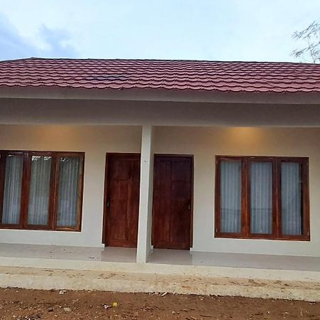 Mandalika Homestay Kuta  Luaran gambar